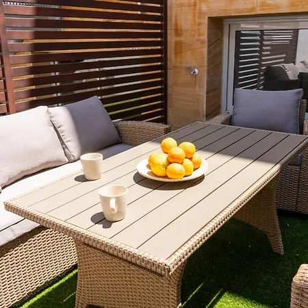 Otel 4 Bed Residential Palm C6