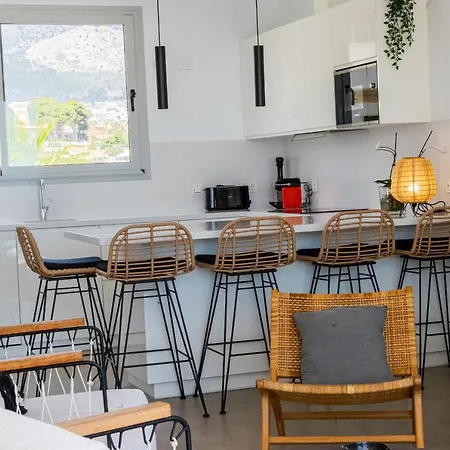 Otel 4 Bed Residential Palm C6